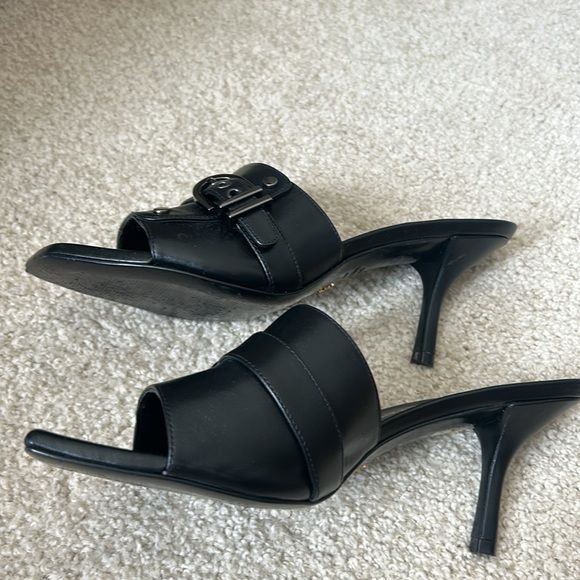 Stuart Weitzman Maverick 75 slides - Picture 10 of 13